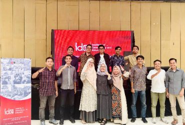 Menyiapkan Pemimpin Muda: Pelantikan Pengurus IDE Indonesia Cabang NTB